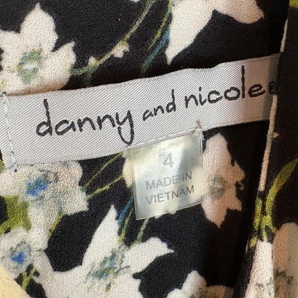 NWT Danny and Nicole Black/Ivory Floral Sleeveless Jumpsuit Tie Waist; Size 4 - Picture 7 of 12